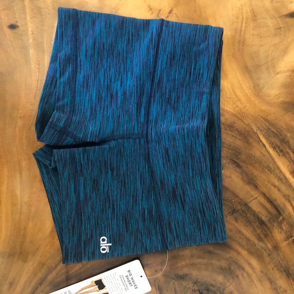 ALO Big Waves Short